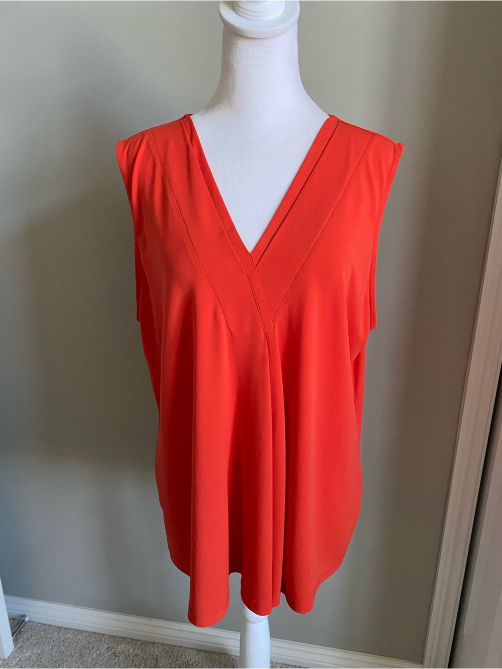 Dana Buchman Coral V-Neck Sleeveless Tank Top